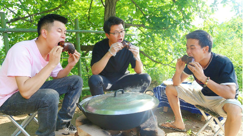 【野居青年】飞最大的黑锅,啃最美味的猪蹄